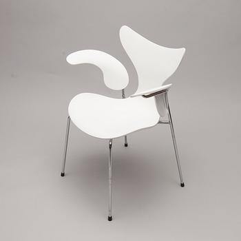 STOL, "Måsen / Liljan", Arne Jacobsen, Fritz Hansen, 2000-tal.