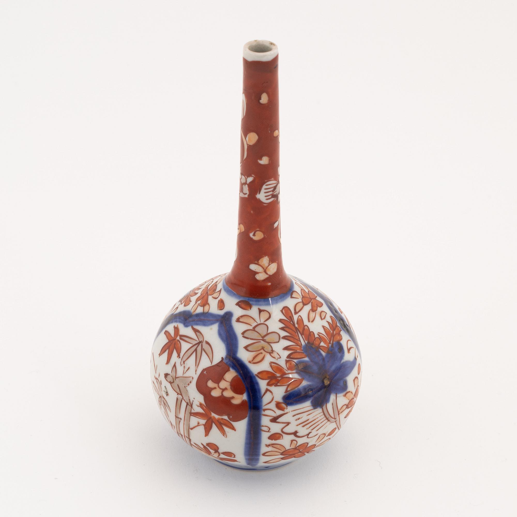 A Japanese imari water sprinkler, 20th century.