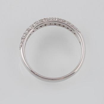 RING, 18K vitguld med briljantslipade diamanter 0.52 ct. Vikt 2,7 gram.