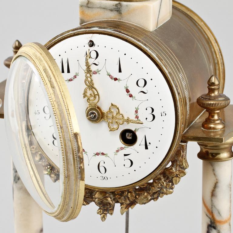 BORDSUR, gustaviansk stil, omkring 1900-talets mitt.