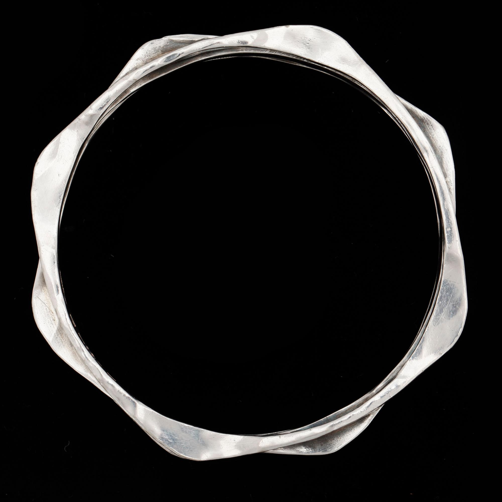 ARMRING, sterling silver, Rey Urban, 1977. Vikt ca65g.