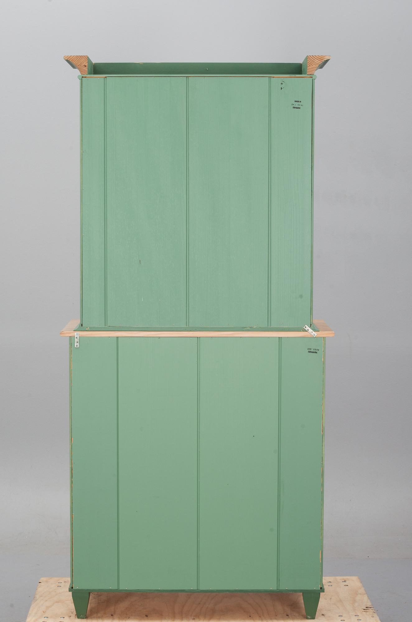 SKÅP, Licentia Möbler A/S, 1900-talets slut.