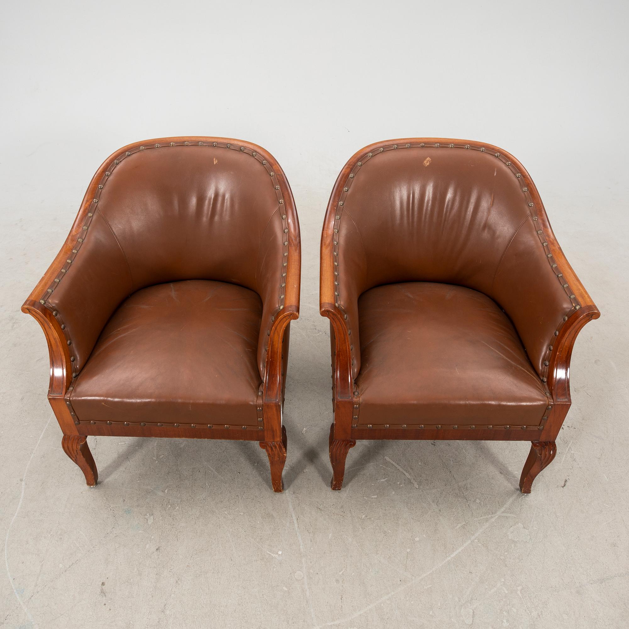 Club armchairs 1 pair early 20th century.