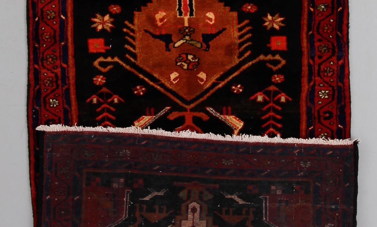 MATTA, Malayer, ca 297 x 110 cm.