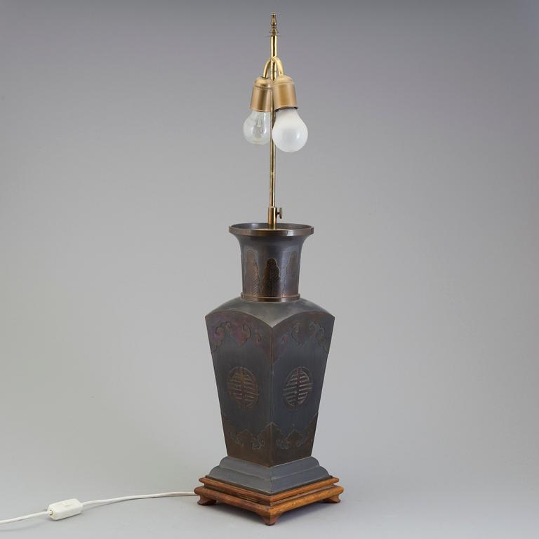 A mid 20th century table light.