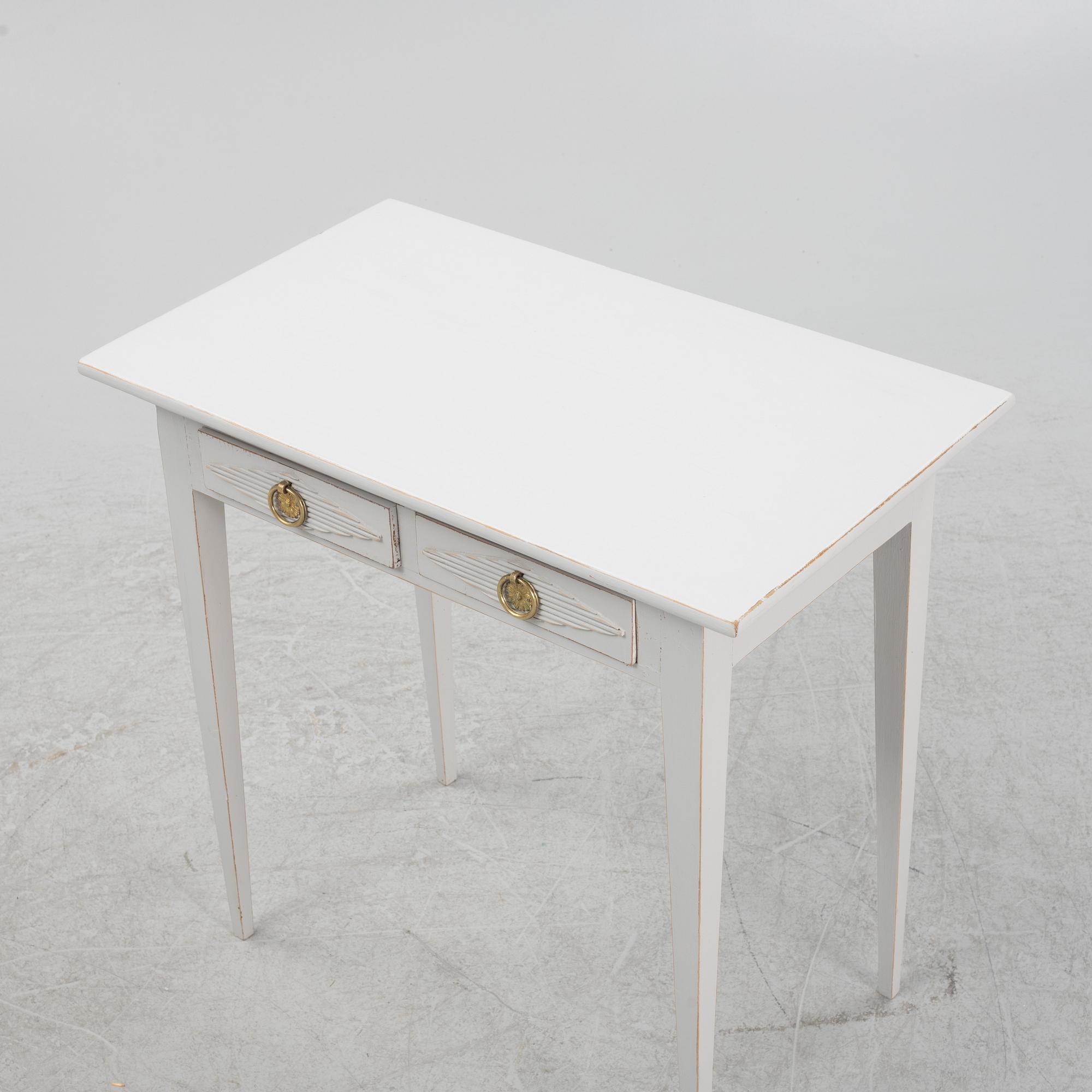 Bord, gustaviansk stil, 1900-tal med delvis äldre delar.