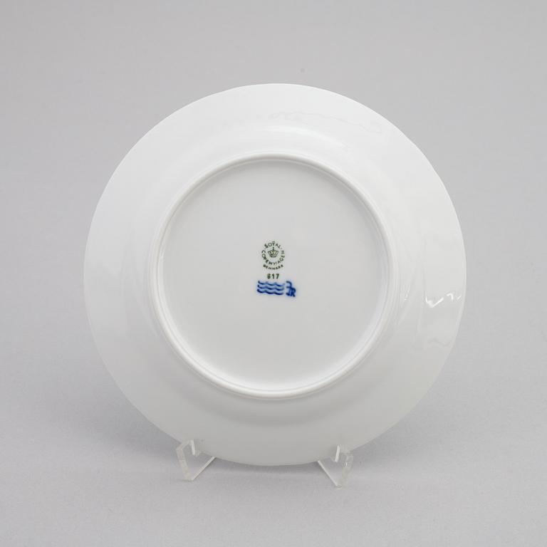 Matservis, 58 delar, porslin, "Musselmalet", Bing & Grøndahl samt Royal Copenhagen, Danmark.