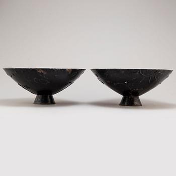 OLOF HULT, trädgårdsurnor, ett par, "Mikrokosmos", Näfveqvarns Bruk.