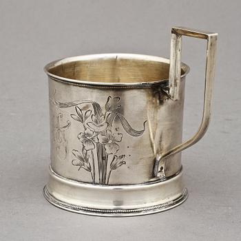 TEGLASHÅLLARE, silver, Ryssland, före 1908. Vikt 80 g.