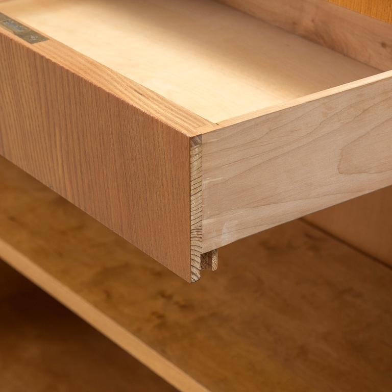 An elm veneered Swedish Modern bookcase, 1930's/40's.