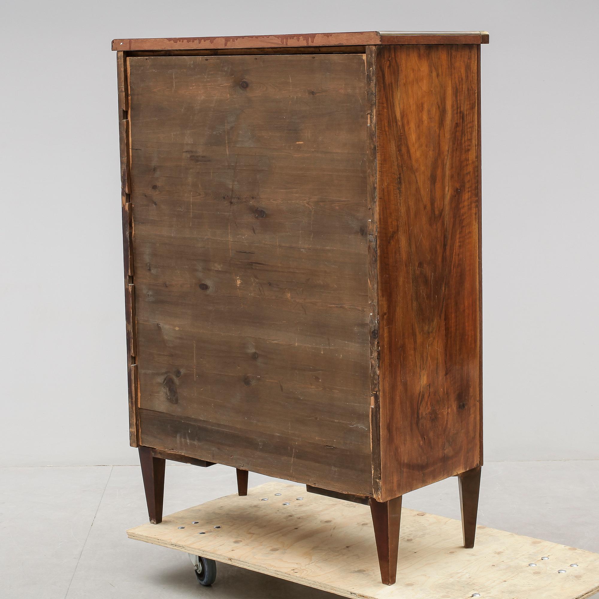 CHIFFONJÉ, sengustaviansk stil, 1800-talets slut.