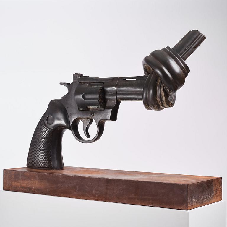 Carl Fredrik Reuterswärd, 'Non-Violence'.