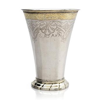 244. Petter Lund, bägare, delvis förgyllt silver, Stockholm 1755. Rokoko.