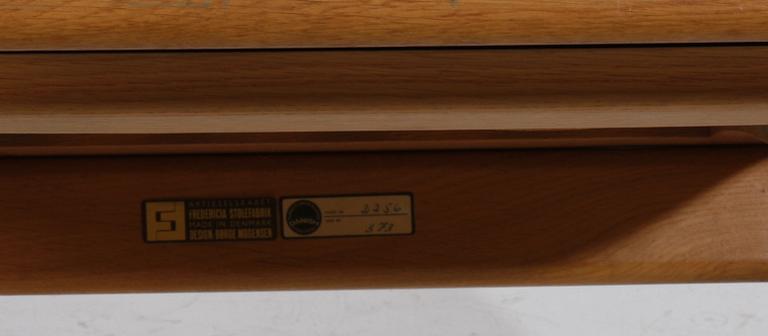 STOL. Design Börge Mogensen för Fredricia Furniture, Danmark.