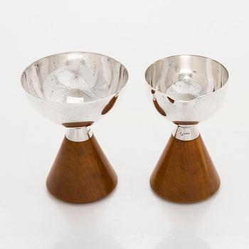 Anna-Greta Eker, sokerikko ja kermakko, hopea ja mahonki, Auran Kultaseppä, Turku 1962.