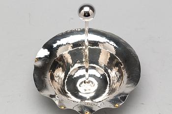 SILVERSKÅL/GODISSKÅL, silverhalt 925. Owe Johansson, Landskrona, HVEN (Ven), 1991. Vikt ca 262 g.