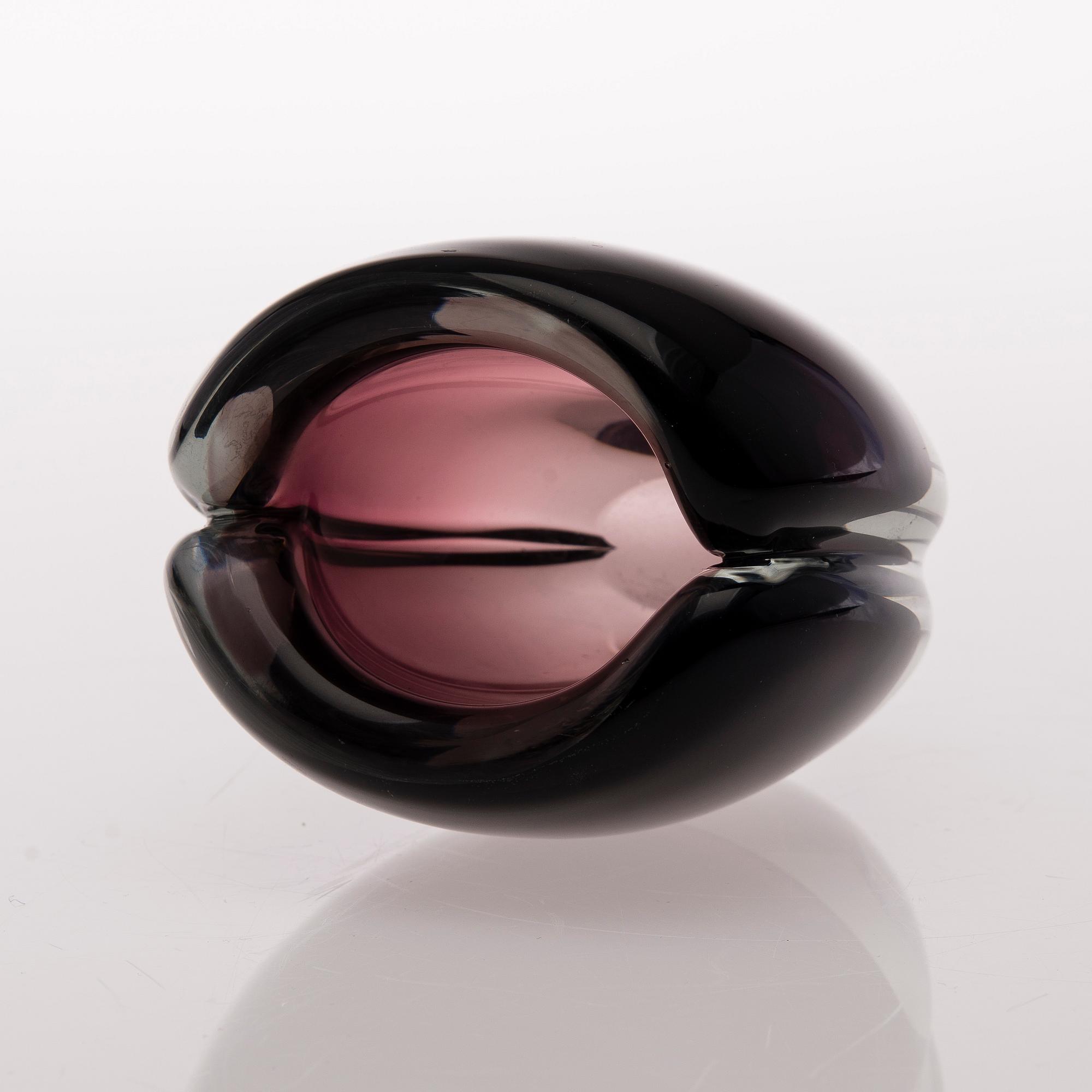 KAJ FRANCK, A VASE. Signed K. Franck Nuutajärvi Notsjö -57.