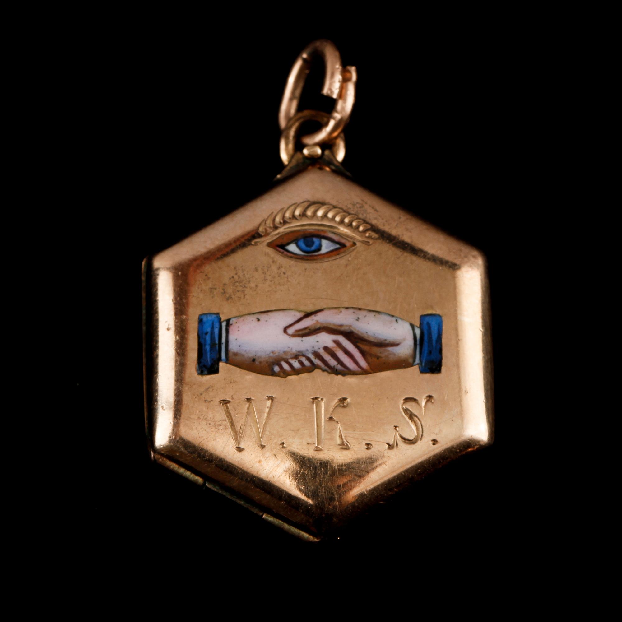 FRIMURARHÄNGE, 8k guld samt emalj, omkring 1900-talets mitt. Vikt 5 g.