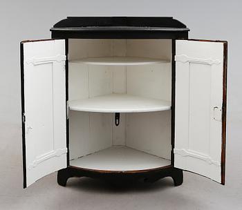 HÖRNSKÄNK, 1800-talets första hälft.