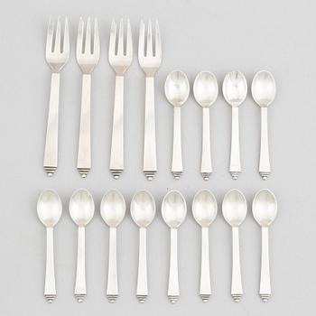 Harald Nielsen, a set of "Pyramid" sterling silver cutlery, Georg Jensen, Denmark (16 pieces).