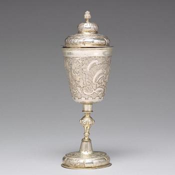 A Russian 18th century parcel-gilt silver cup and cover, mark of Fedor Petrow, Moscow 1756.