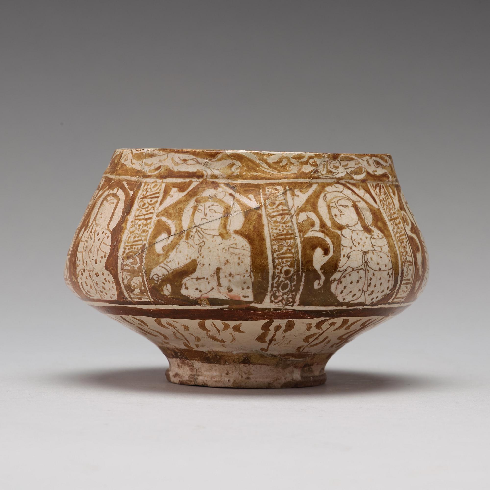 SKÅL, lergods med lysterdekor, höjd ca 10,5 cm, Persien/Iran 1100-1200-tal.