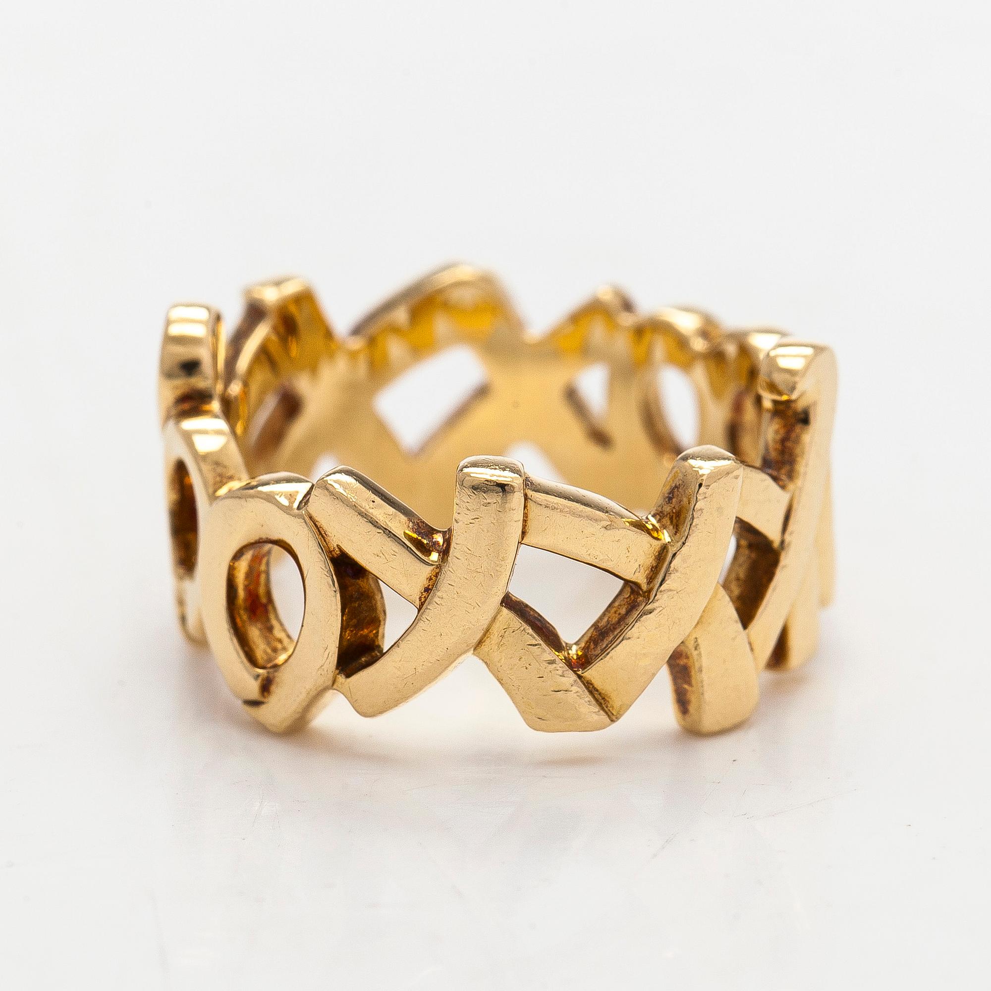 Tiffany & Co, Paloma Picasso, ring, 'XO', in 18K gold.