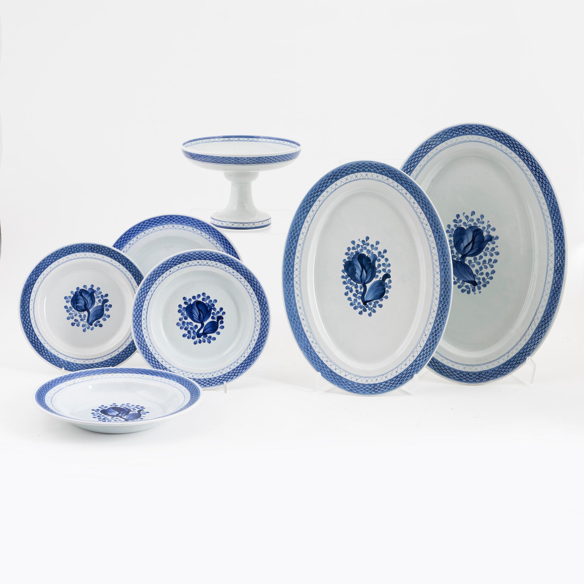 Matservis, 23 delar, fajans, "Tranquebar". Aluminia för Royal Copenhagen.