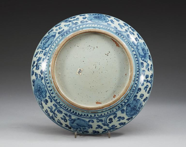 A blue and white dish, Ming dynasty.