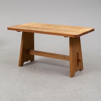 SPORTSTUGEMÖBEL, a pine dinner table and four chairs (3+1), one by Göran Malmvall, Svensk Fur, Sweden mid 20th century.