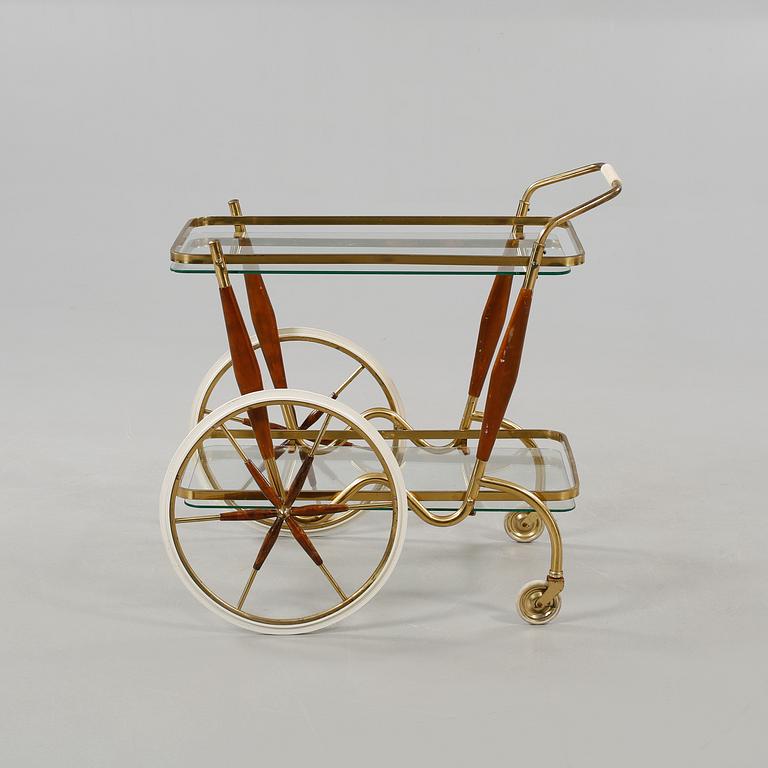 SERVERINGSVAGN, 1900-talets andra hälft.