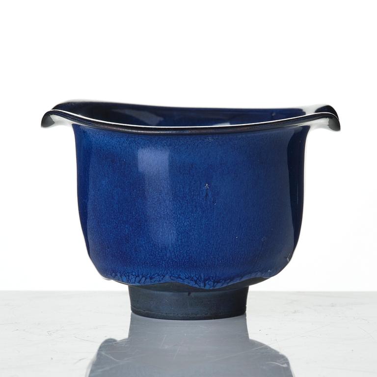 Wilhelm Kåge, two stoneware bowls, Gustavsberg Studio 1945.