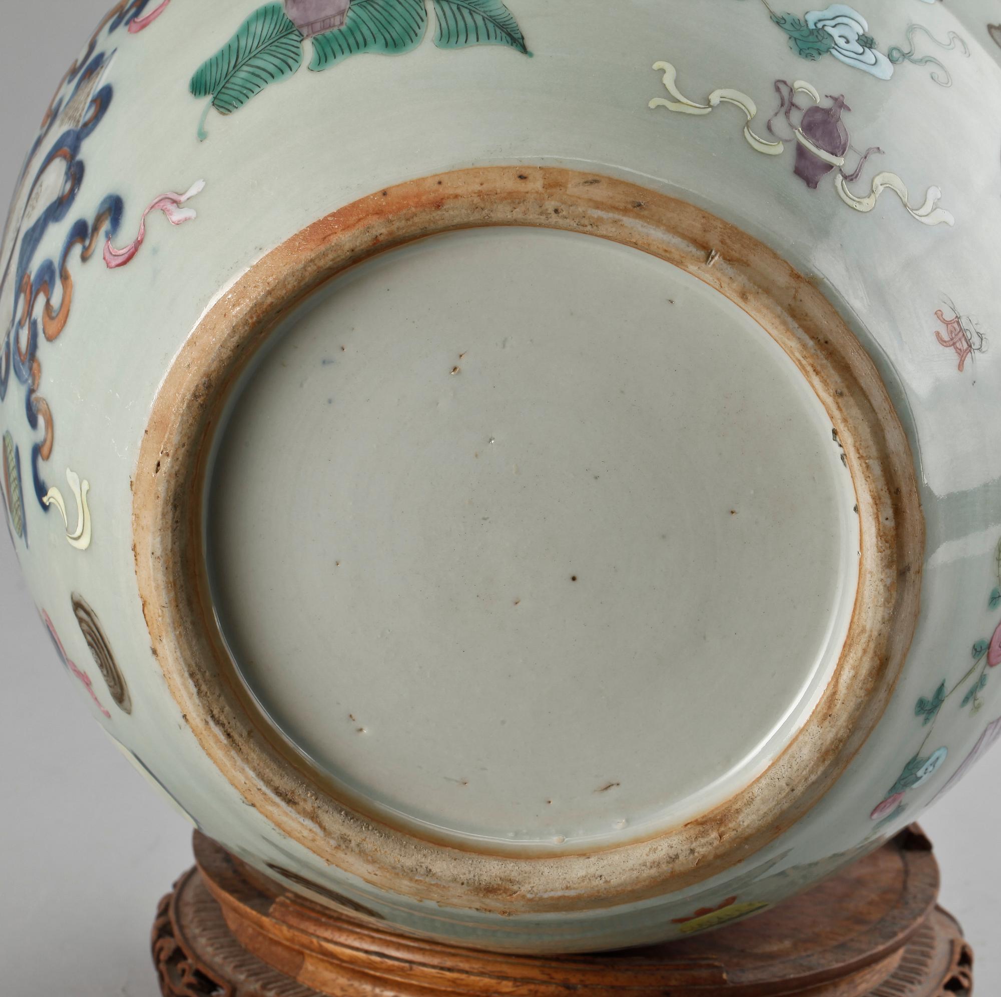 LOCKURNA, porslin, Kina 1800-tal.