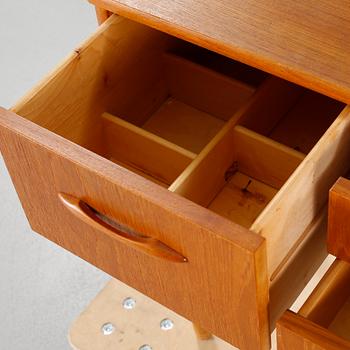 A 1950/60s dressing table.
