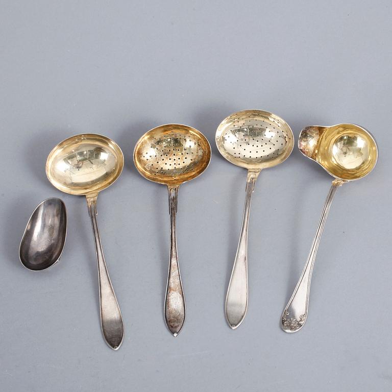 PARTI SILVER, 5 delar, bl.a Carl Fredrik Widmark, Köping, 1889. Total vikt ca 276 gram.