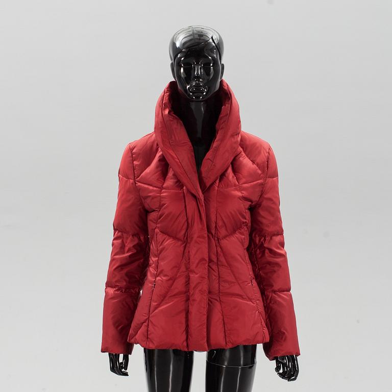 JACKA, Max Mara.