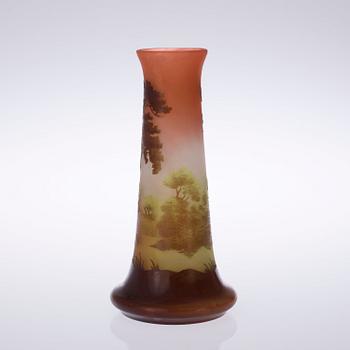 An Emile Gallé Art Nouveau cameo glass vase, France.