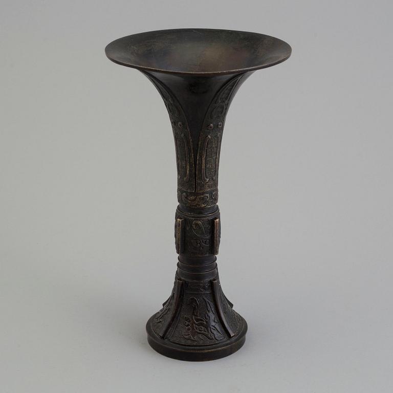 A Chinese Ming-style bronze vase.