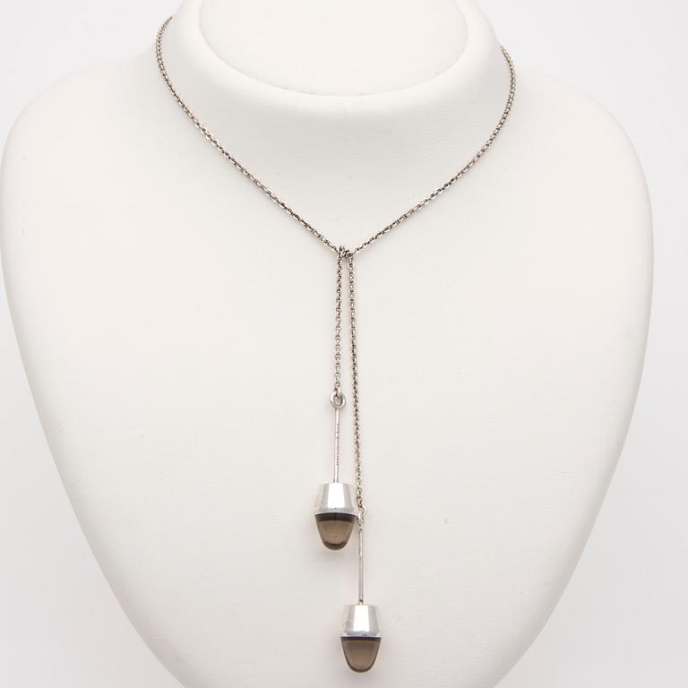 HÄNGSMYCKE, silver, rökkvarts, Elis Kauppi Kupittaan Kulta 1960.
