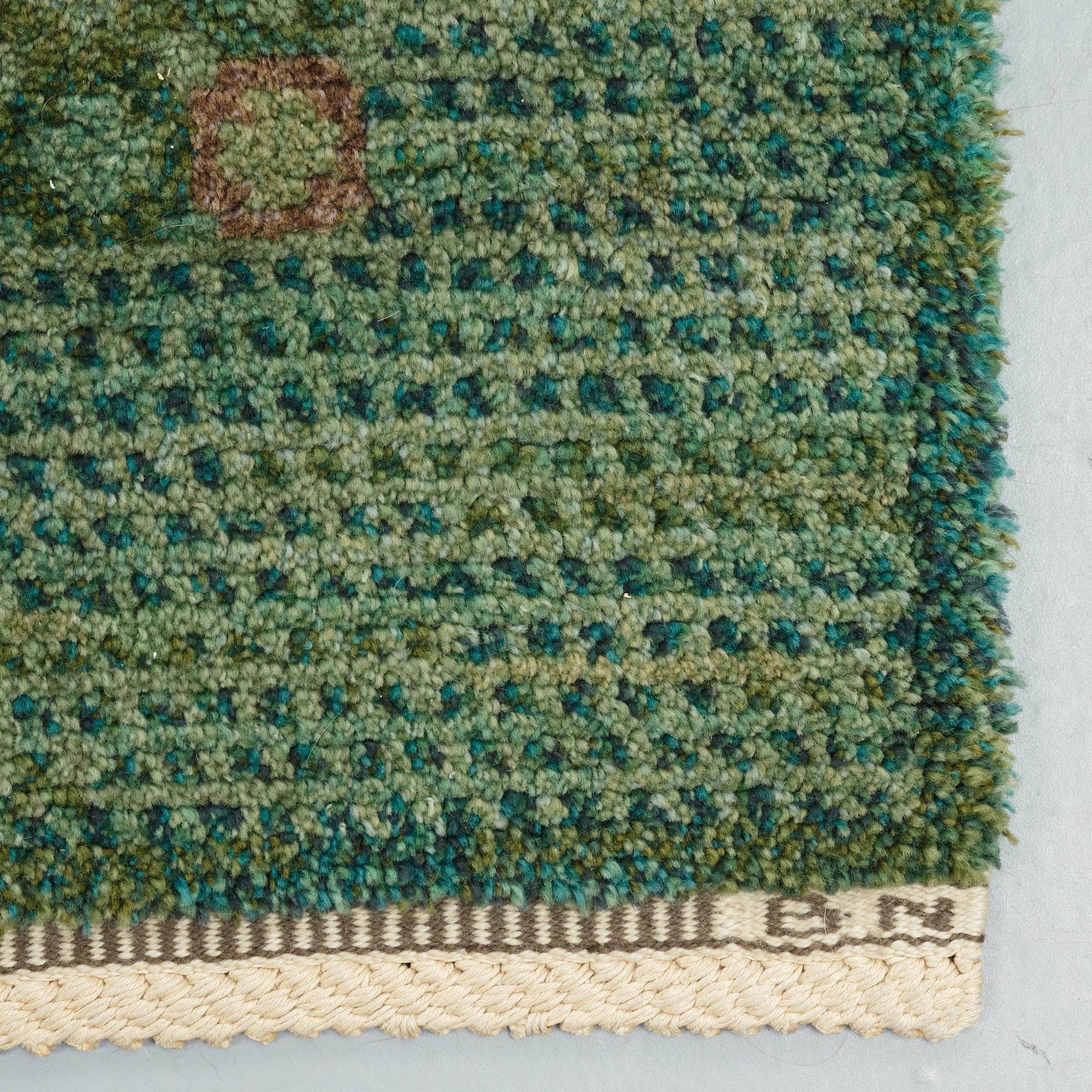Barbro Nilsson, matto, "Bankrabatten grön", knotted pile, ca 502-504 x 202,5-207 cm, signed AB MMF BN.