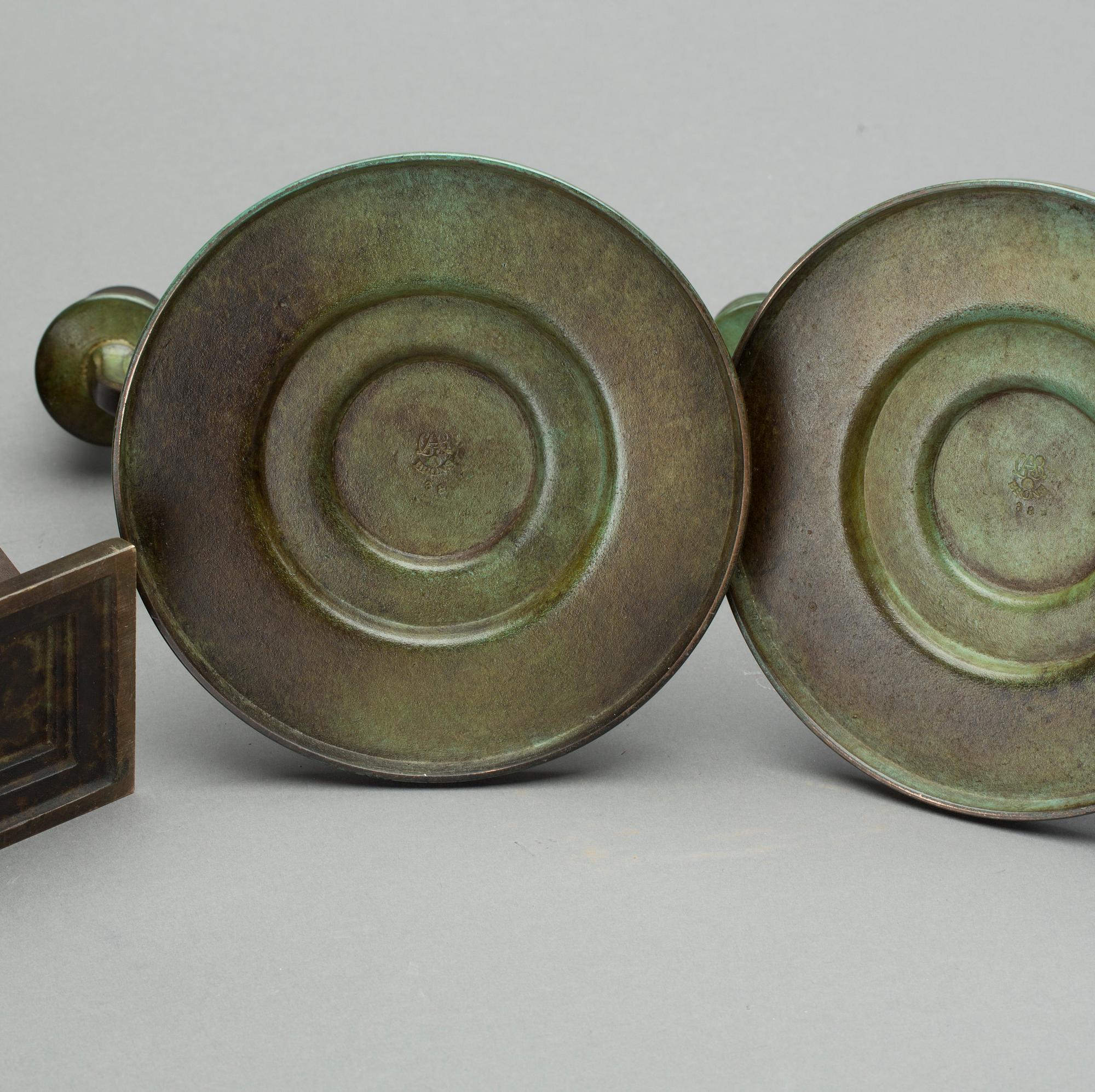 LJUSSTAKAR, 2 par, samt VAS, brons, GAB och Ystad Metall, 1900-tal.