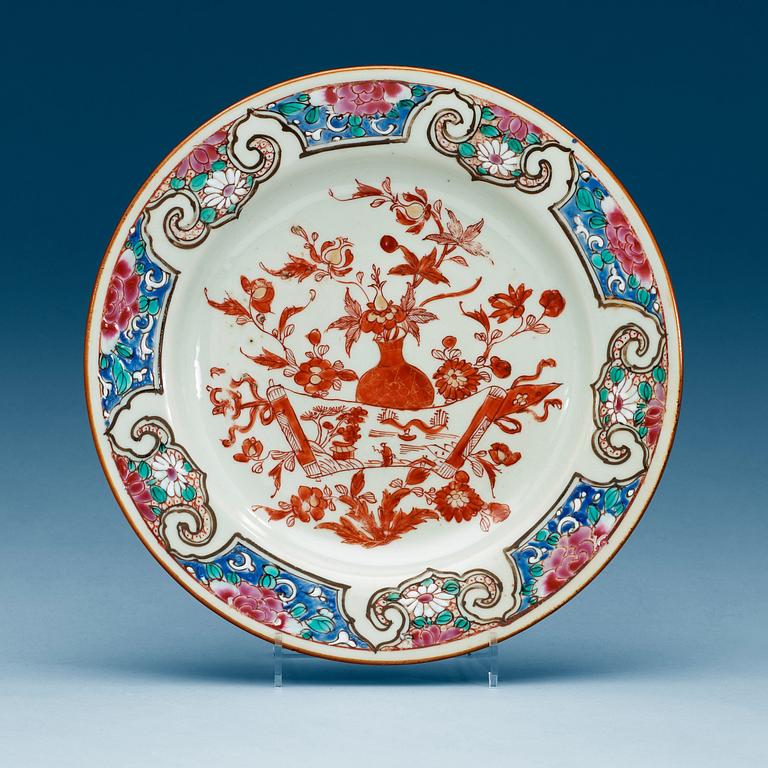 TALLRIKAR, nio stycken, kompaniporslin. Qing dynastin, Qianlong (1736-95).