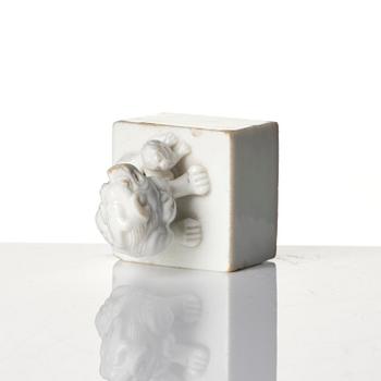 Two seal stamps, soapstone and blanc de chine. Qing dynasty 18th/19th century.