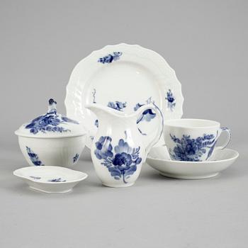 KAFFESERVIS, 26 delar, porslin, "Blå Blomst", Royal Copenhagen.