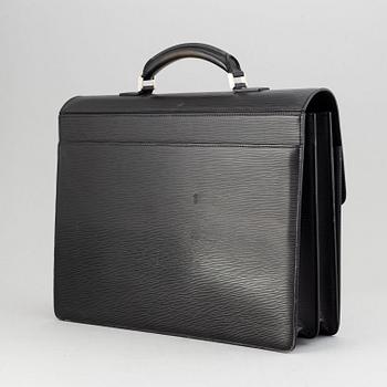 Louis Vuitton, a 'Neo Robusto' briefcase.