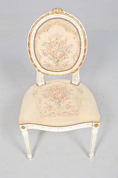 STOLAR, ett par, gustaviansk stil, omkring 1900-talets mitt.