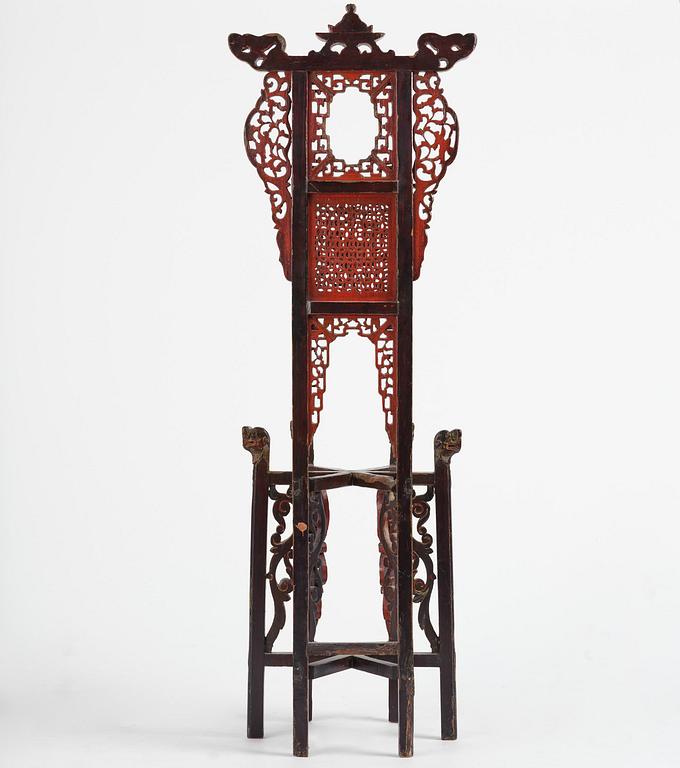 A Chinese lacquered and gilt wood stand for a basin, late Qing dynasty, 19th century.