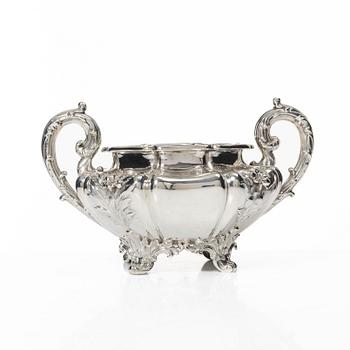 An English silver bowl, mark of Edward, Edward junior, John & William Barnard, London, 1834.