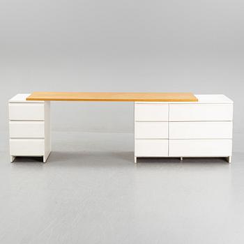 Aulis Leinonen, a model 200 writing desk, Artek, mid 20th century.