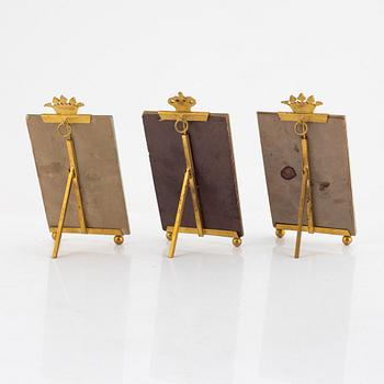 Fotografier, fyra stycken, varav två kungliga,.